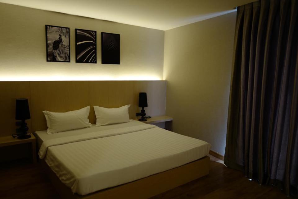 The 28Th Hotel Kanchanaburi Exterior foto